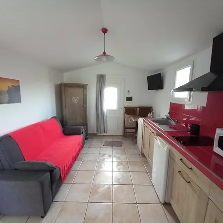 Mini 1 Piece 19 M2 Pour 2 Personnes Piscine Partagee Climatisation